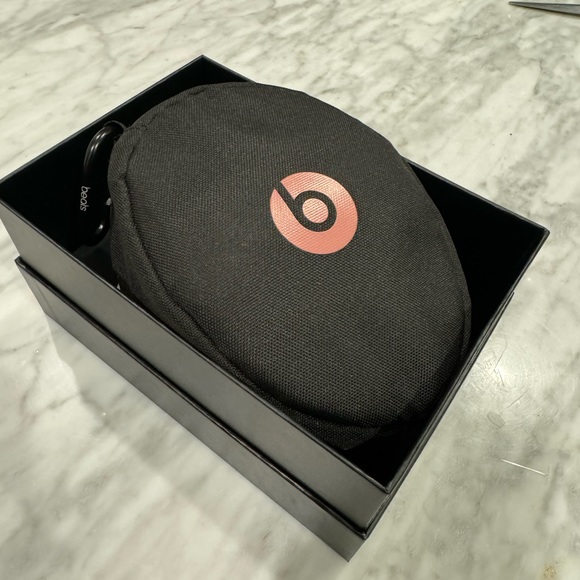 Beats by DRE - Picture 6 of 9